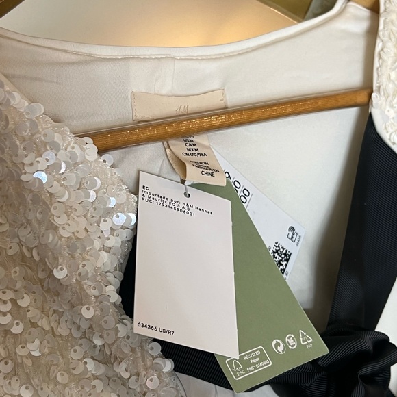 H&M Tie Front Sequined Jacket in White Sequins with Black Bows NWT Size M - Picture 6 of 6